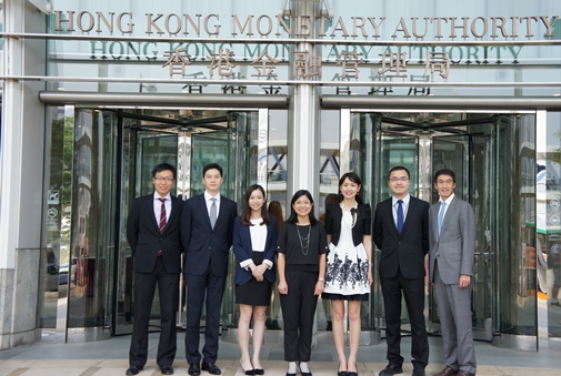 Ms Carmen Chu, Executive Director (Banking Conduct) (middle) and Mr Vincent Lee, Executive Director (External) (first from the right), together with Mr Phillip Wong, Mr Joshua To, Ms Angela Wu, Ms Tiffany Tang and Mr Bill Liang (from left to right) who are managers from various departments, share their experiences about the MT programme.