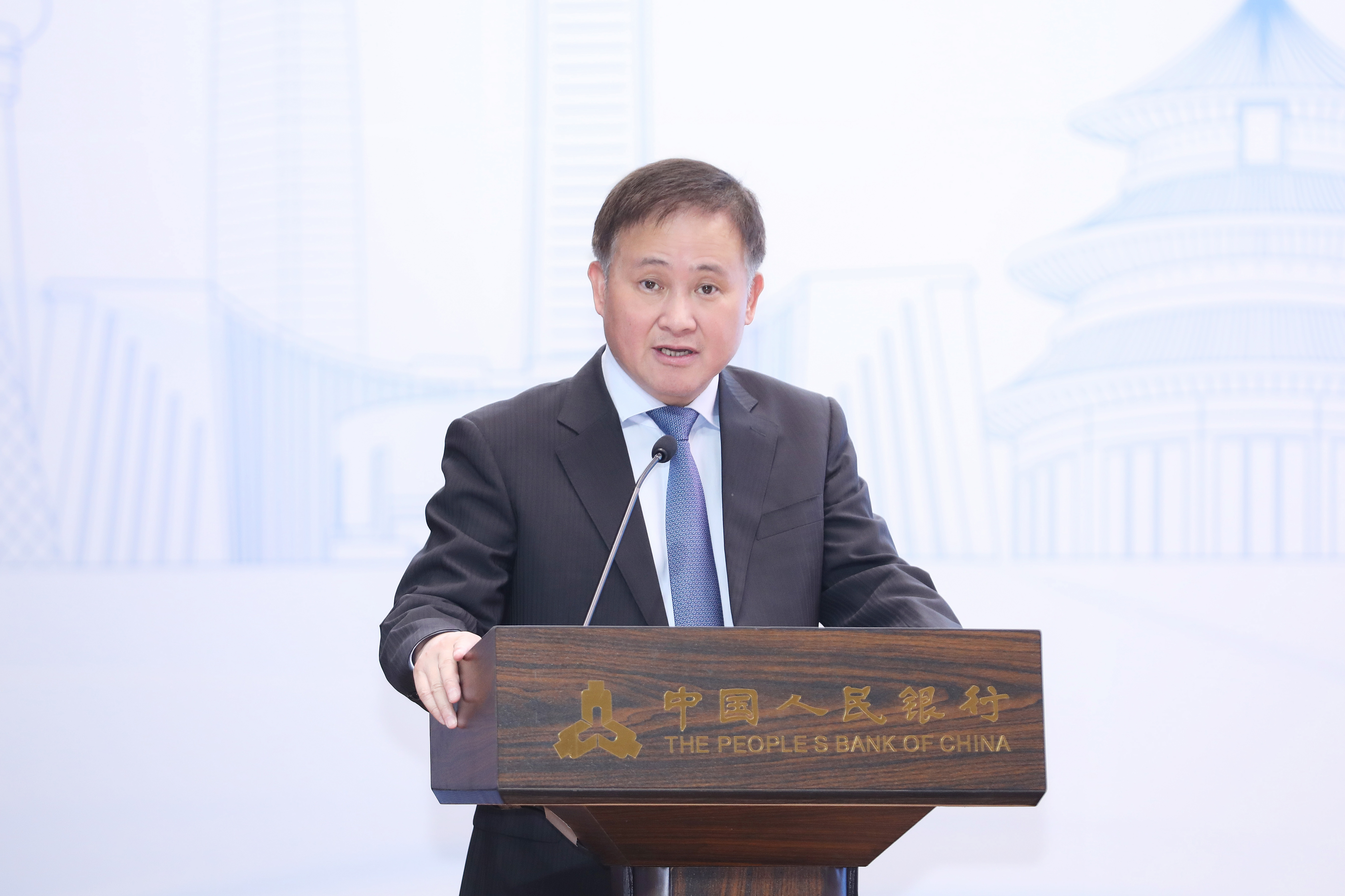 中國人民銀行行長潘功勝於啟動儀式上致辭。