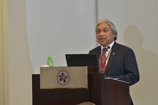 Mr. Muhammad Ibrahim, Deputy Governor of Bank Negara Malaysia (Central Bank of Malaysia), gives the second opening remarks at the HKMA-BNM Joint Conference on Islamic Finance held in Hong Kong.  