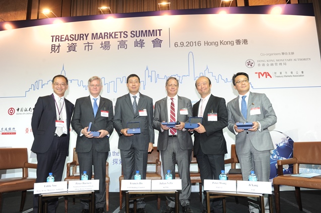 Mr Eddie Yue, Deputy Chief Executive of the HKMA and Director of IFFO (first from left), shares his views on sharpening Hong Kong’s unique edge in the Belt and Road Strategy.  Joining him on the panel discussion are Mr Peter Burnett, Managing Director, Regional Head, Corporate Finance, Greater China & North Asia, Standard Chartered Bank (Hong Kong) Limited (second from left); Mr Francis Ho, Senior Director, Group Treasury & Project Finance, CLP Holdings Limited (third from left); Mr Julian Vella, ASPAC Head of Global Infrastructure, KPMG (third from right);  Mr Peter Wong, Founding Chairman, International Association of CFOs and Corporate Treasurers (China) (second from right); and Mr Ji Yang, Managing Director, Head of Corporate Sales and Structuring, Greater China, Citi  (first from right).