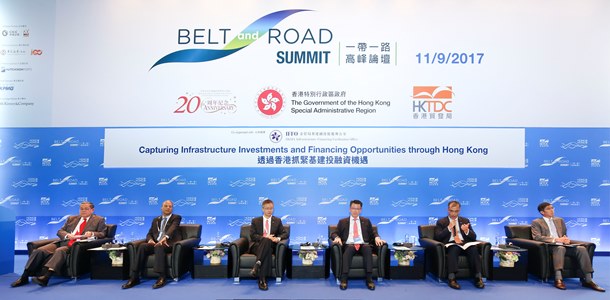 Dr. Victor Fung, Group Chairman of Fung Group and Advisor of IFFO (far left) leads the panel discussion at the seminar. Panel members include (from second left to right): Mr Ram Mahidhara, Chief Investment Officer, International Finance Corporation; Mr Chen Xi, General Manager, China Hua Neng Group Hong Kong Limited; Mr Darcy Lai, Managing Director, Regional Head of Global Banking, Corporate & Institutional Banking, Greater China & North Asia, Standard Chartered Bank; Dr Wang Chunxin, Senior Economist of Economics and Strategic Planning Department of Bank of China (Hong Kong); and Mr Vincent Lee, Executive Director (External) of the HKMA and Deputy Director of IFFO.