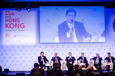 Mr Norman Chan, Chief Executive of the HKMA (far left) leads the panel discussion at the seminar. Panel members include (from left to right): Mr Ram Mahidhara, Chief Investment Officer, International Finance Corporation; Mr Alain Carrier, Senior Managing Director & Head of International, Head of Europe (London Office), Canada Pension Plan Investment Board; Mr Ben Way, Chief Executive Officer, Macquarie Group Asia; Mr Samir Assaf, Group Managing Director and Chief Executive of Global Banking and Markets, HSBC Holdings plc; and Mr Song Debin, Deputy General Manager, Marketing Development, China Communications Construction Company Ltd. (International).