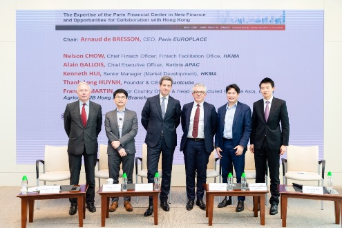 Mr Arnaud de Bresson, CEO of Paris EUROPLACE (far left), chairs the second panel session.  Panel members include (from left to right): Nelson Chow, Chief Fintech Officer, Fintech Facilitation Office, Hong Kong Monetary Authority (HKMA); Alain Gallois, Chief Executive Officer, Natixis APAC; Francois Martin, Senior Country Officer & Head of Structured Finance Asia, Credit Agricole CIB Hong Kong Branch; Thanh-Long Huynh, Founder & CEO, Quantcube;  and Kenneth Hui, Senior Manager (Market Development), HKMA.