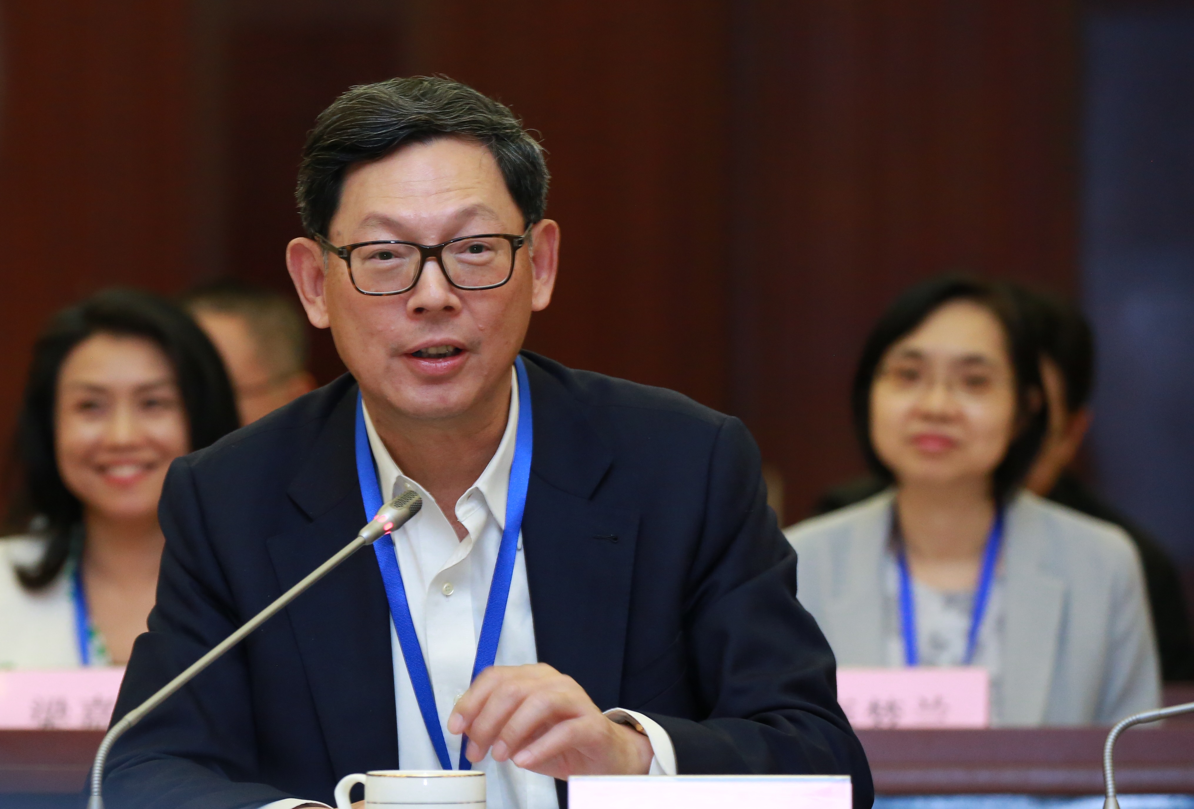 金管局总裁陈德霖感谢中国银保监会支持这次研修班。