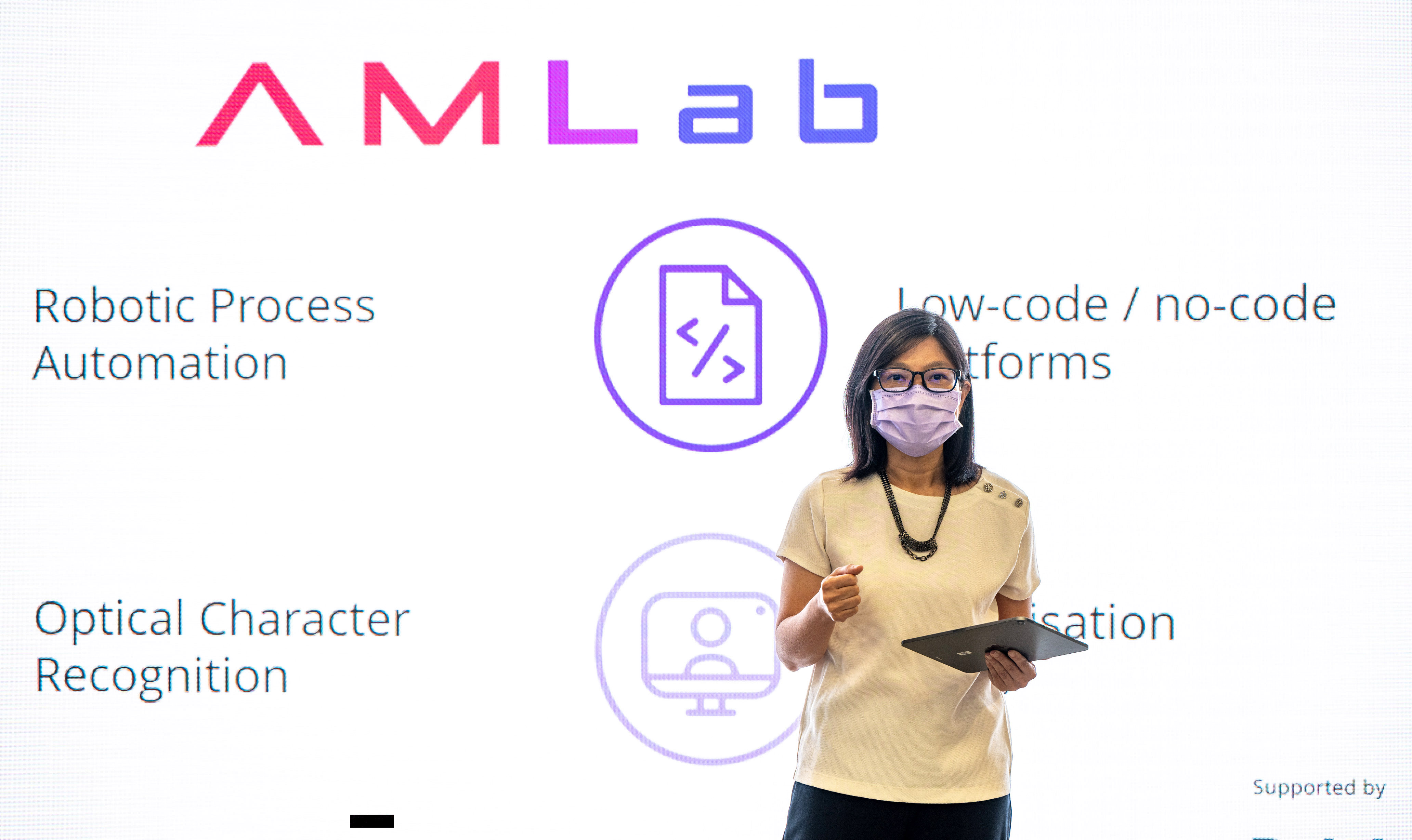 Ms Carmen Chu, Executive Director (Enforcement and AML) of the HKMA delivers remarks at the second AMLab session.