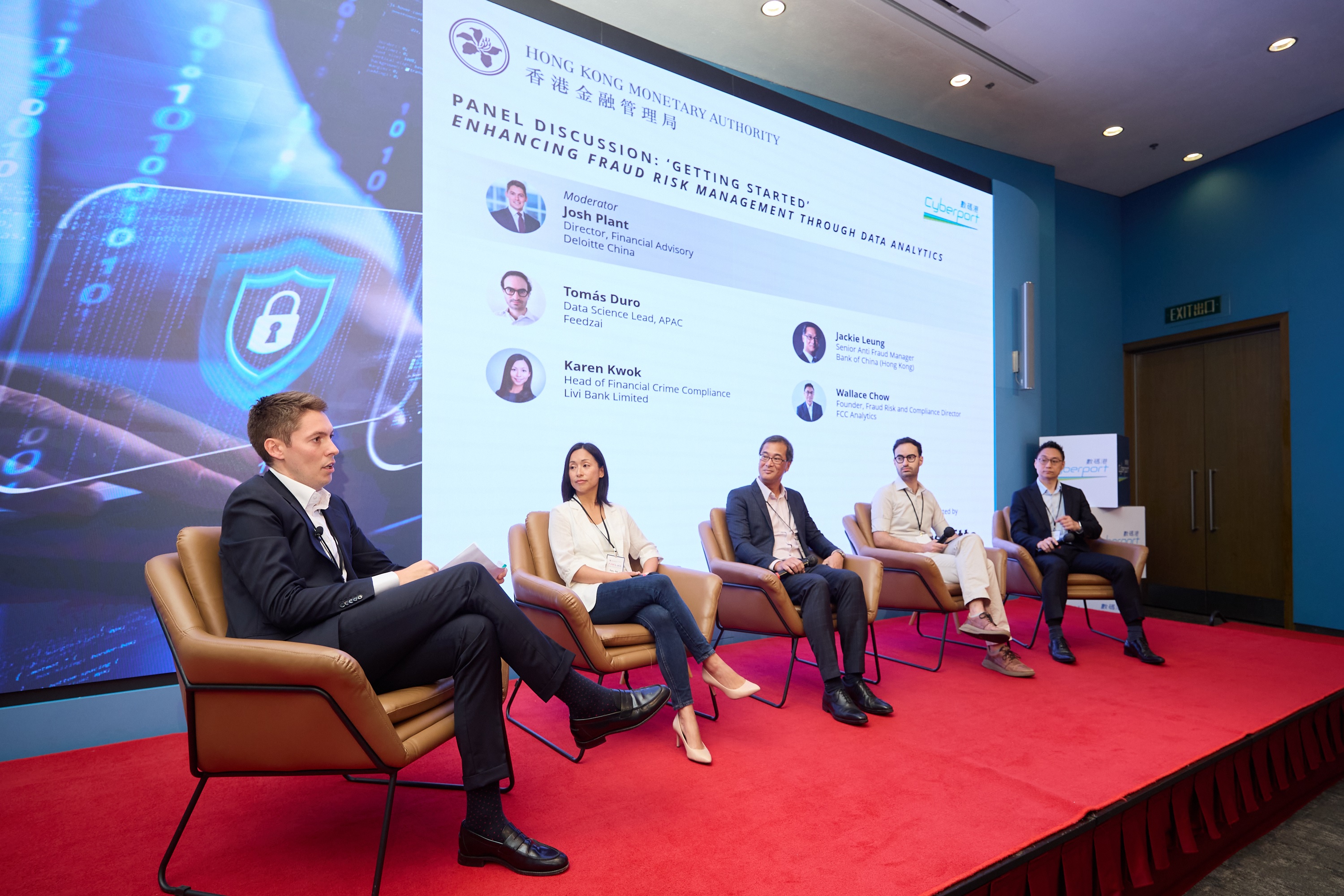 Senior representatives from Deloitte, banks and technology firms share views in a panel discussion on how banks can enhance their anti-fraud capabilities.