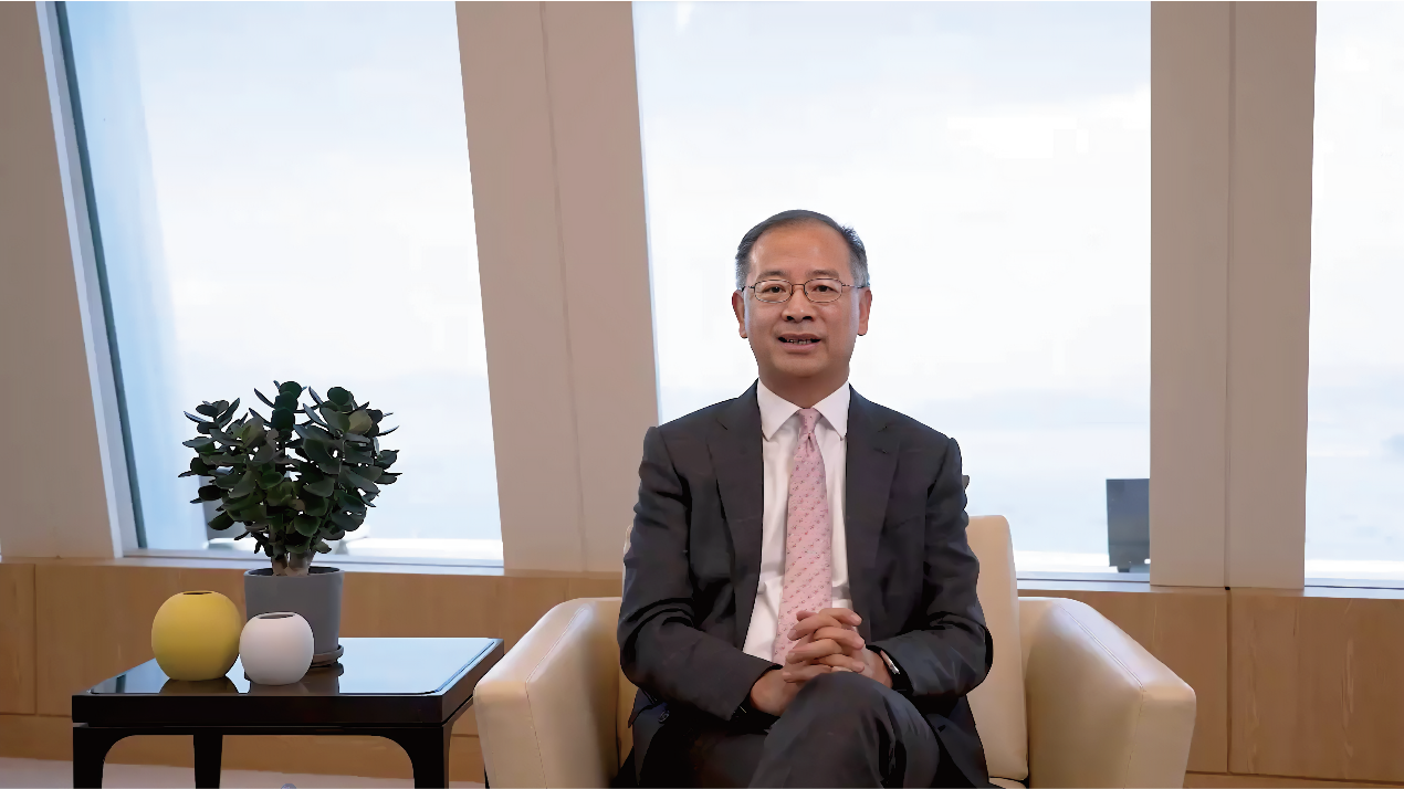 香港金融管理局总裁兼财资市场公会议会荣誉会长余伟文先生在香港举行的2022财资市场高峰会上透过视像形式致欢迎词及发表主题演讲。