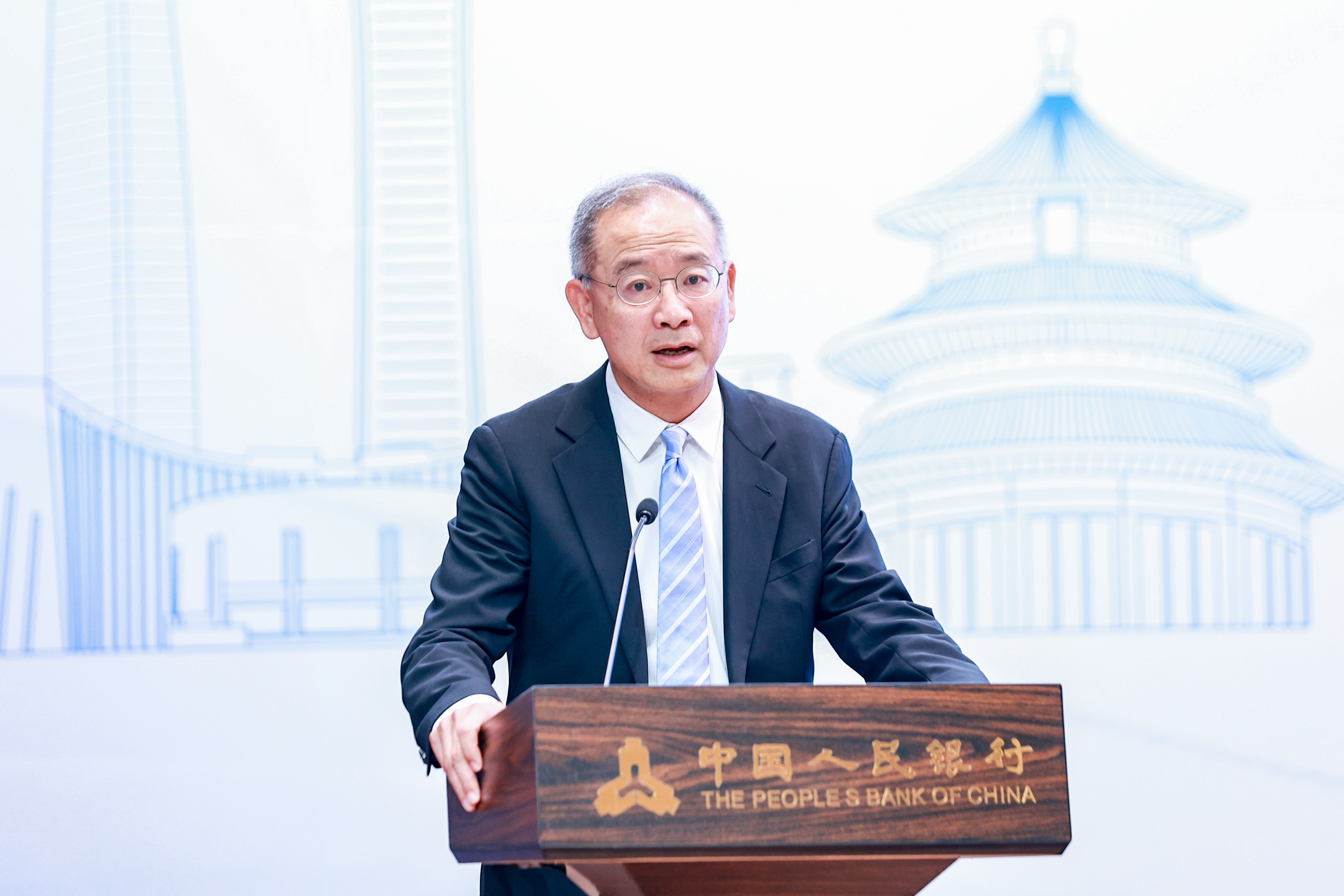 香港金融管理局总裁余伟文于启动仪式上致辞。